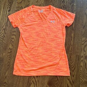 Under Armour Ladies Semi-Fitted Heat Gear Short Sleeve V Neck T-Shirt.  Orange